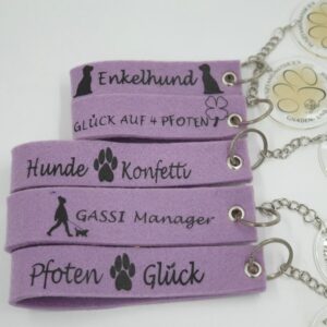 Schl&uuml;sselanh&auml;nger Filz mit Aufdruck, flieder, ca. 10 x 3 cm oder 13 x 3 cm